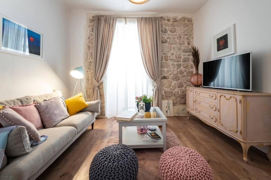 Flora-Heartbeat Old City Three Bedrooms Apartment Дубровник Экстерьер фото