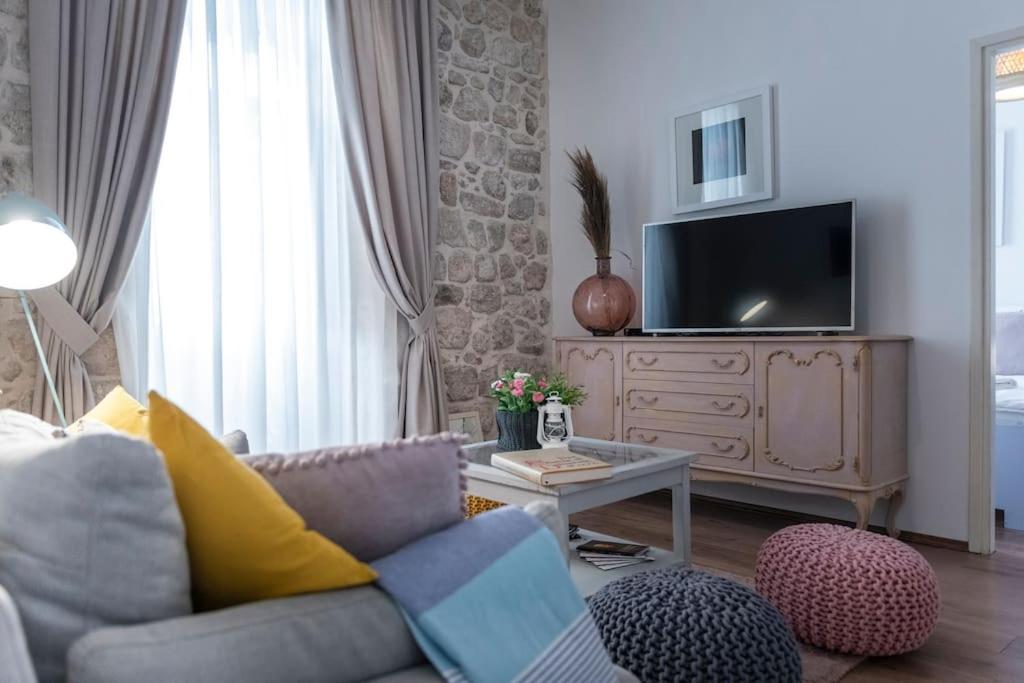 Flora-Heartbeat Old City Three Bedrooms Apartment Дубровник Экстерьер фото