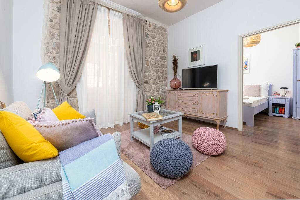 Flora-Heartbeat Old City Three Bedrooms Apartment Дубровник Экстерьер фото